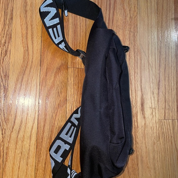 Supreme Waist Bag (SS18) Black - Picture 3 of 3